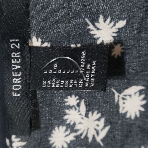 Lot of 3 Women's M/L Short Romper Forever 21 and Haute Monde - Picture 11 of 12